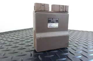 TOYOTA Corolla E120 (2000-2008) Calculateur d'injecteurs de carburant 8987120030 31343735