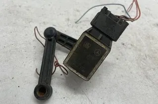 MERCEDES-BENZ M-Class W164 (2005-2011) Capteur de niveau avant droit A0105427717 22165902