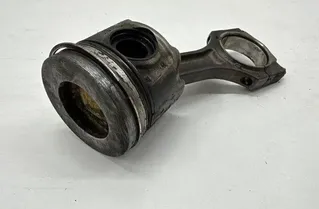 BMW 5 Series G30/G31 (2016-2023) Piston 22198534