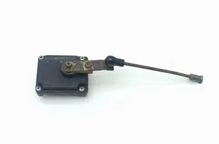 JAGUAR XJ 2 generation (XJ40) (1986-2003) Capteur de niveau de hauteur arrière droit DBC6768 34639422