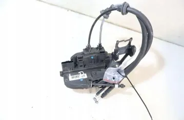 HYUNDAI Santa Fe SM (2000-2013) Serrure de porte avant droite 32893996