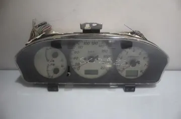 MAZDA Premacy CP (1999-2005) Horloge intérieure CB84A 32919079