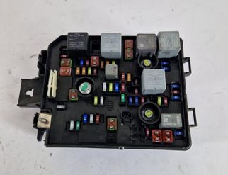 OPEL Mokka 1 generation (2012-2015) Boîte à fusibles 95263750 32844328