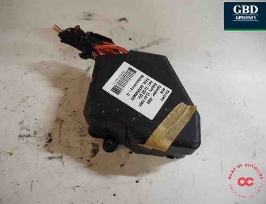 AUDI A6 C6/4F (2004-2011) Boîte à fusibles 8d1941824 31786993