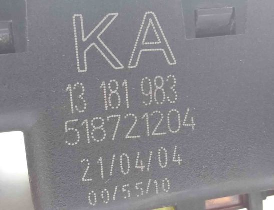 OPEL Vectra C (2002-2005) Boîte à fusibles 13181983,518721204 12104290