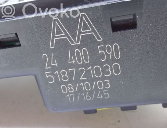 OPEL Vectra C (2002-2005) Boîte à fusibles 24400590,24414513 32802300