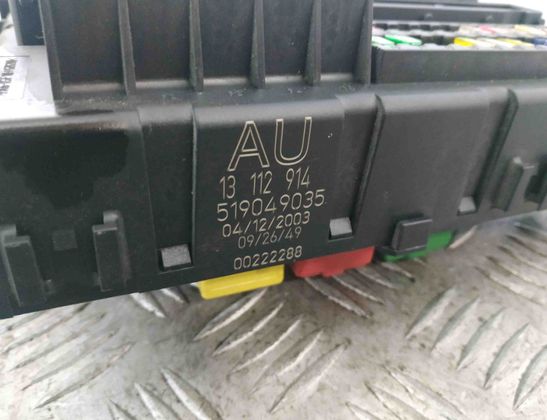 OPEL Vectra C (2002-2005) Boîte à fusibles 13112914 18130876