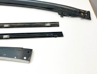 MERCEDES-BENZ SL-Class R129 (1989-2001) Garniture supérieure du pare-brise A1296700022,A1296900280,A1296900180,A1296900139,A1296900239 32931666