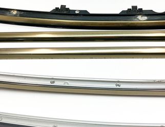 MERCEDES-BENZ SL-Class R129 (1989-2001) Garniture supérieure du pare-brise A1296700022,A1296900280,A1296900180,A1296900139,A1296900239 32931666