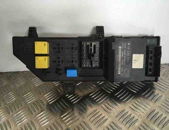 OPEL Vectra C (2002-2005) Boîte à fusibles 460023260,09226555,351788 21446168