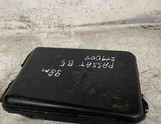 VOLKSWAGEN Passat B5 (1996-2005) Couvercle de la boîte à fusibles 8D0927613 17470001