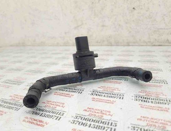 VOLKSWAGEN Bora 1 generation (1998-2005) Capteur de température de carburant 038906081A 31479907