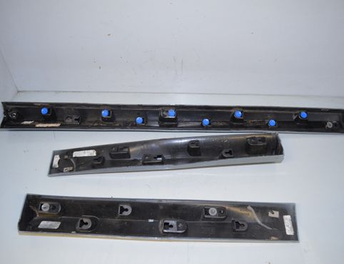 BMW X3 G01 (2017-2024) Moulure de porte arrière droite 8064798,8064797,8064796,51138064794,8064794,51138098810,8098810,8098812,51138098812,51138064802,8064802 32802694