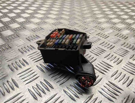 AUDI A4 B7/8E (2004-2008) Boîte à fusibles 8D1941824 31427148