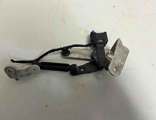 BMW X7 G07 (2018-2024) Suspension arrière droite 6869040,6878030,6877044,6878031,8487518,6878037,6895467,6873098,6887834,6878022,6876654,6876652 30907710