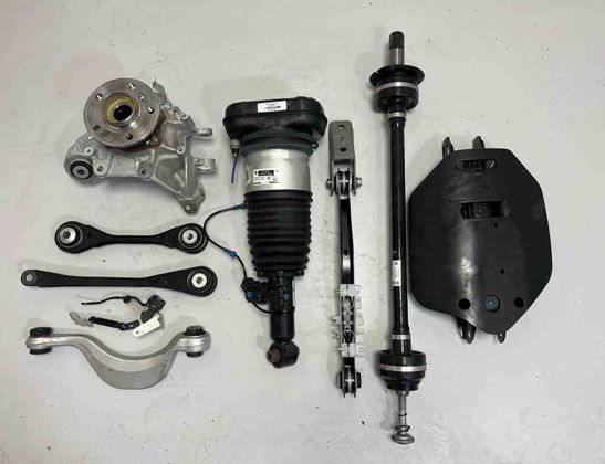 BMW X7 G07 (2018-2024) Suspension arrière droite 6869040,6878030,6877044,6878031,8487518,6878037,6895467,6873098,6887834,6878022,6876654,6876652 30907710