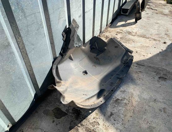 BMW X5 E70 (2006-2013) Partie avant du garde-boue intérieur avant gauche 51717234831 32410635