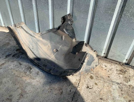 BMW X5 E70 (2006-2013) Partie avant du garde-boue intérieur avant gauche 51717234831 32410635