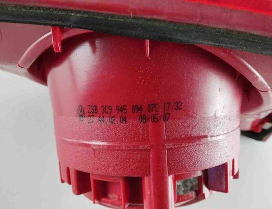 VOLKSWAGEN Passat B7 (2010-2015) Feu arrière du hayon côté droit 3C9945094 31918810