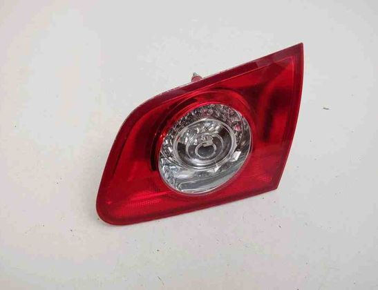 VOLKSWAGEN Passat B7 (2010-2015) Feu arrière du hayon côté droit 3C9945094 31931432