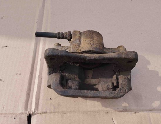 TOYOTA Previa 2 generation (2000-2006) Étrier de frein arrière gauche 20472408