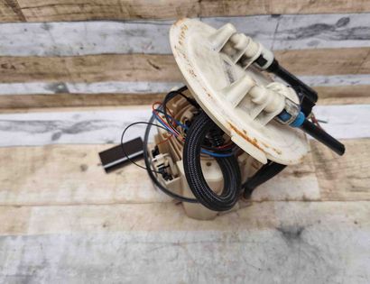 OPEL Zafira B (2005-2010) Dans la pompe à carburant du réservoir 13129984,0580303063 31618810