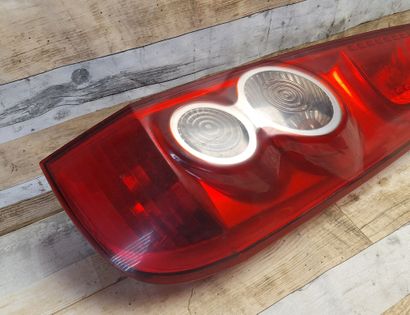 FORD Fiesta 5 generation (2001-2010) Feu arrière droit 32789697