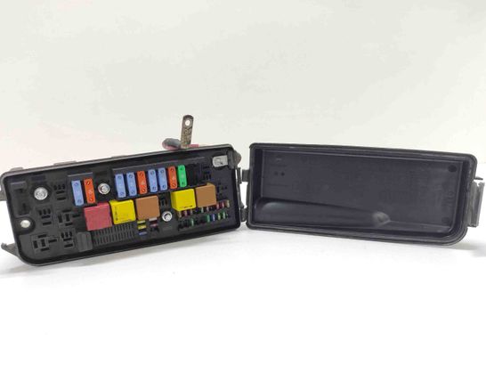 OPEL Vectra C (2002-2005) Boîte à fusibles 13187505 27817055