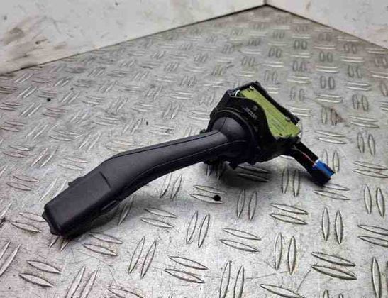 VOLKSWAGEN Golf 5 generation (2003-2009) Contrôle des essuie-glaces 1K0953519A 24172976