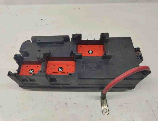 AUDI A4 B5/8D (1994-2001) Boîte à fusibles PA6GF10GB20 31900999