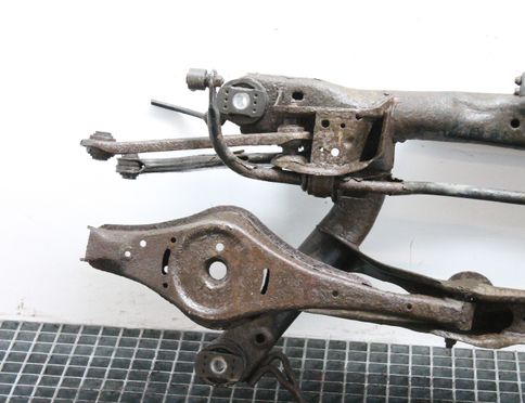 SEAT Alhambra 2 generation (2010-2021) Sous-châssis arrière 32974543