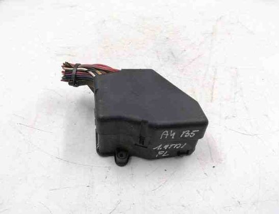 AUDI A4 B5/8D (1994-2001) Boîte à fusibles 1816302 27177716