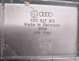 AUDI A4 B5/8D (1994-2001) Boîte à fusibles 8D0927613 31480228