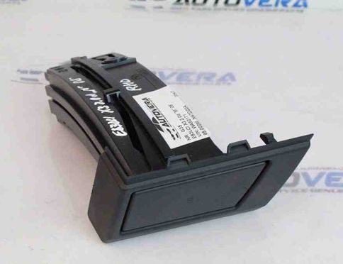 BMW X3 E83 (2003-2010) Porte-gobelet 3418359 30966230