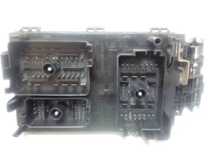 OPEL Astra J (2009-2020) Boîte à fusibles 13318783 28530633