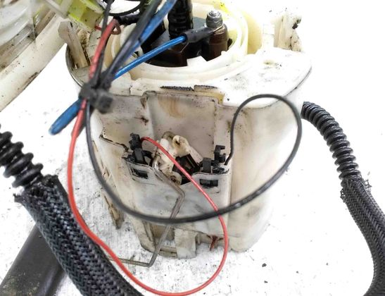 OPEL Zafira B (2005-2010) Dans la pompe à carburant du réservoir 0580303063 28724134