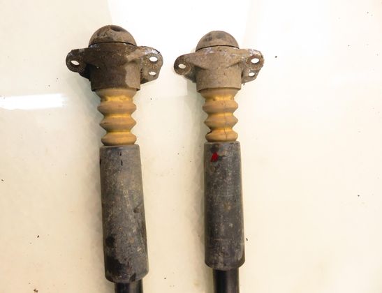 SEAT Toledo 2 generation (1999-2006) Amortisseur arrière gauche 23890 32966028