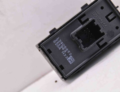 OPEL Astra K (2015-2021) Commutateur de fenêtre de porte avant gauche 13408460 24835039