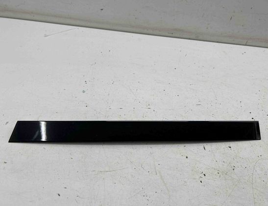 BMW iX3 1 generation (G08) (2020-2024) Moulure de fenêtre de porte arrière gauche 7410049 30079372