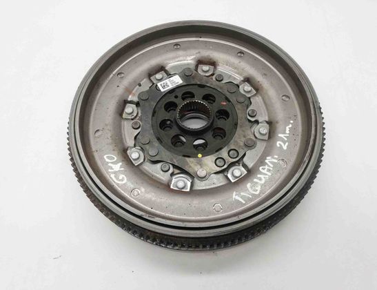 VOLKSWAGEN Tiguan 2 generation (2016-2024) Volant 05L105266K 15976405