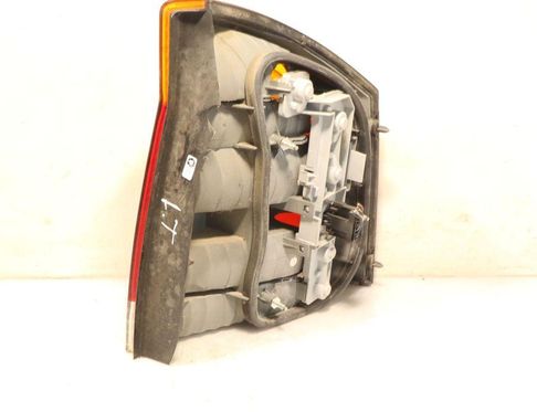OPEL Vectra C (2002-2005) Feu arrière gauche 32908821