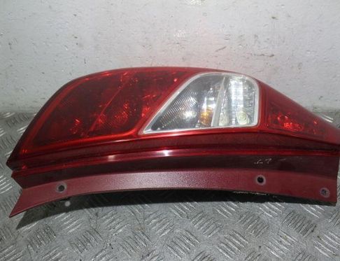 HYUNDAI i10 2 generation (2013-2019) Feu arrière gauche 32918526