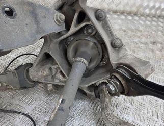 BMW X7 G07 (2018-2024) Moyeu de roue arrière droit 8487518,6878019,22376110,6878030,6878022 32969677